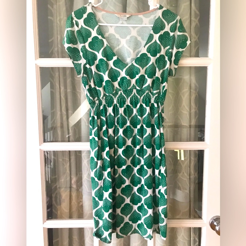 Boden size 8 green spades or lettuce type pattern excellent used condition